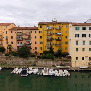 Pensión Le Streghe E Art,centralissimo Con Garage Su Richiesta, Livorno